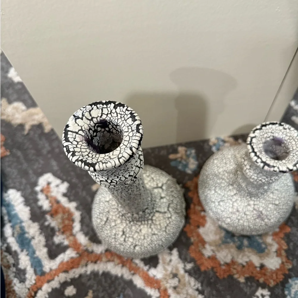 ROYAL HAEGER-BLACK & IVORY CRACKLE FINISH‎ COLUMN CANDLE HOLDERS SET OF 2
